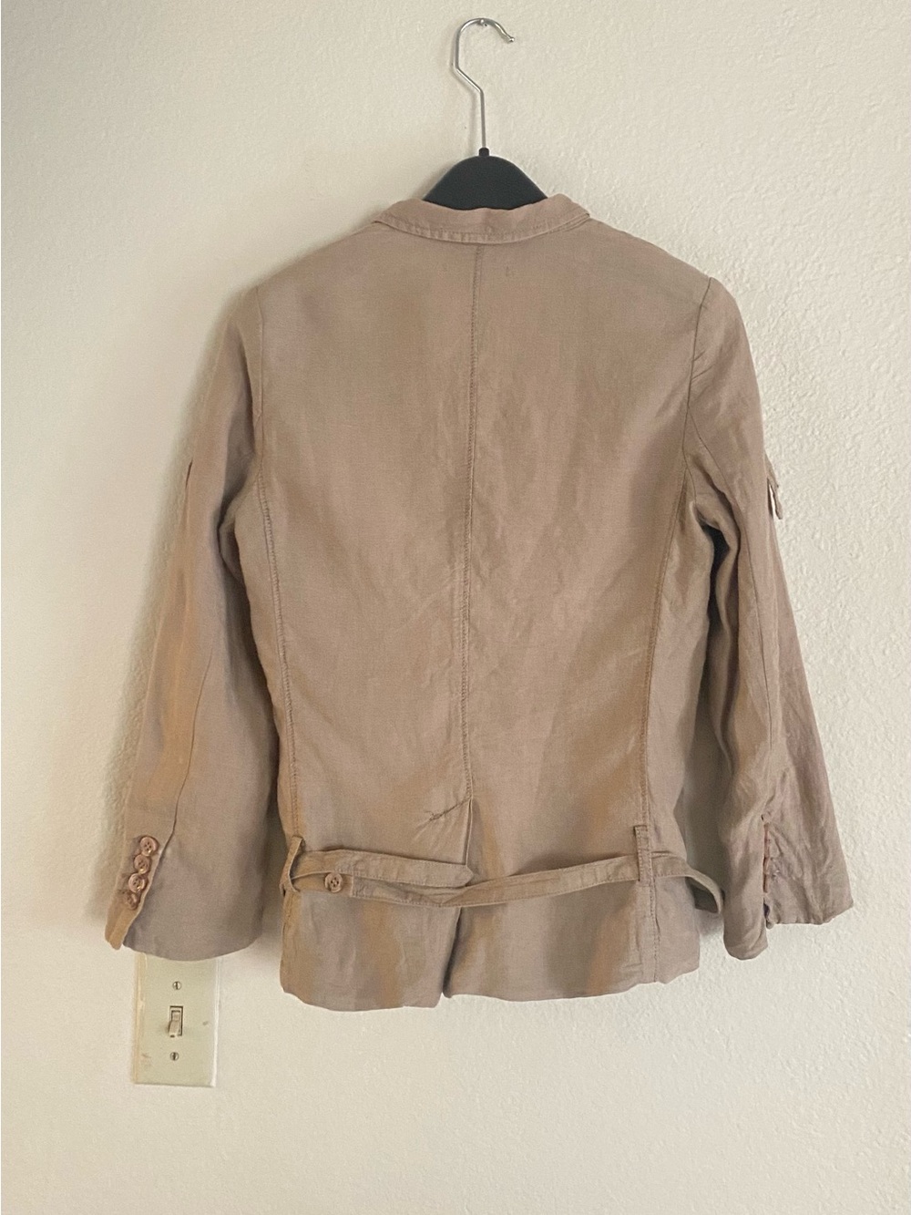 Women's 100% Linen Double-Breasted Lightweight Blazer in Taupe - Picture 2 of 11